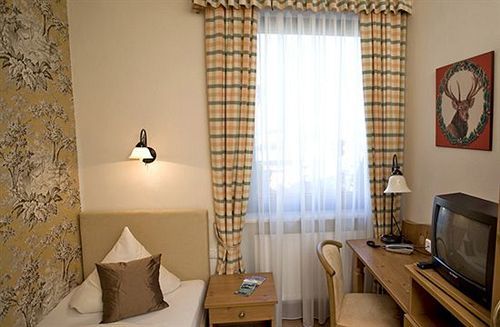 Alpina Hotel Rosenheim Exterior photo